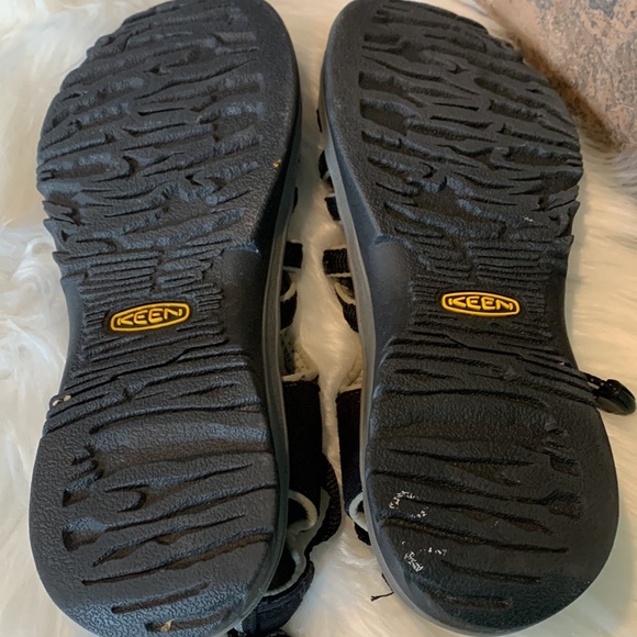 Keen Men Black Gray Anatomical Footbed Anti-Odor  Sandals 11 - Picture 6 of 11